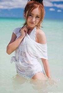 板野友美の画像002