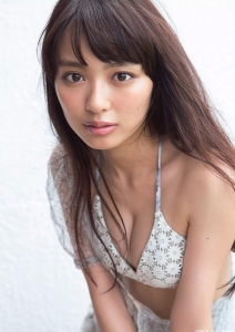 内田理央の画像036
