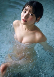 小鳥遊るいの水着グラビア画像016e